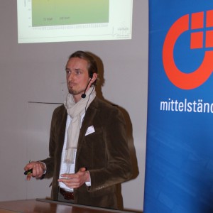 Peter Röhr bei einem Fachvortrag des BVMW Peter Röhr bei einem Fachvortrag des BVMW