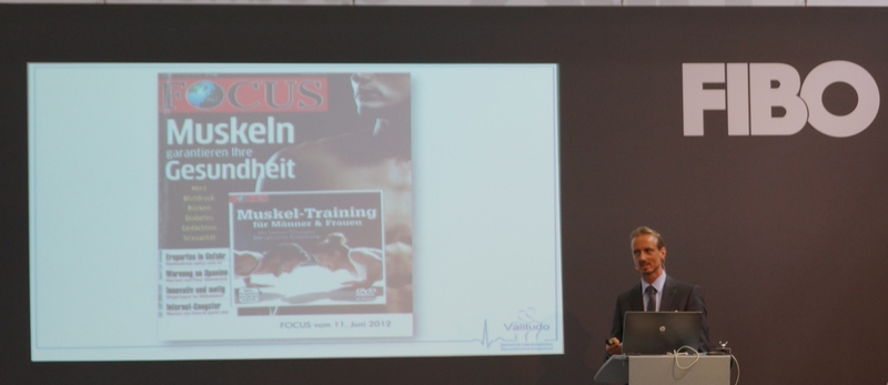 Peter Röhr bei einem Fachvortrag der FIBOmed