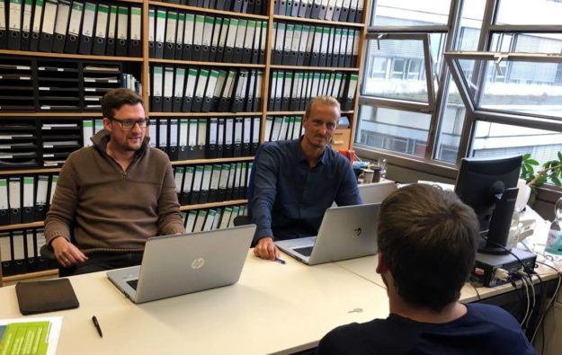 Lehramts- und Sportwissenschaftlichen-Ausbildung im Arbeitsbereich Sportmedizin der Universität Bielefeld. Lehrbeauftragter Peter Röhr, Lehrbeauftragter Daniel Rothmund