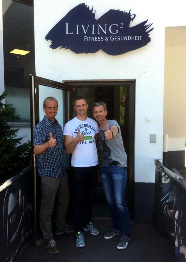 Wege der Professionalisierung zum Gesundheitszentrum – Vom Fitness- zum Gesundheitscenter. Ein informatives sportnavi.de-Netzwerk Treffen im LIVING2 in Bad Rothenfelde. Peter Röhr (Valitudo Geschäftsführung) und Peter Allenstein (MGM Experte – Sportland Dornberg) folgten der Einladung und diskutierten gemeinsam mit Björn Pähler von SPORTNAVI sowie zahlreichen Studioinhabern innovative Prozesse der Professionalisierung zum Gesundheitsanbieter. Wir freuen und auf die weitere Zusammenarbeit mit SPORTNAVI. – mit Peter Röhr, Björn Pähler, Peter Allenstein und Gesundheitszentrum Living – hier: Gesundheitszentrum Living.